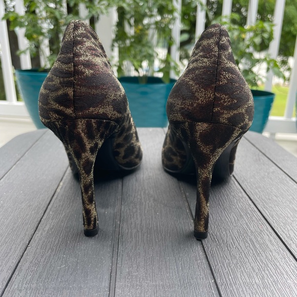 Metallic Animal Print Nine West Pumps - Picture 6 of 6